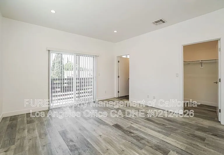 1340 N Kenmore Ave — Photo 8