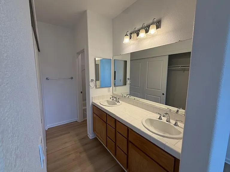 1419 Nevin Plz — Photo 25