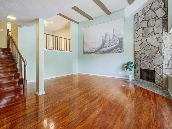 4th image of 402 El Centro St APT 3