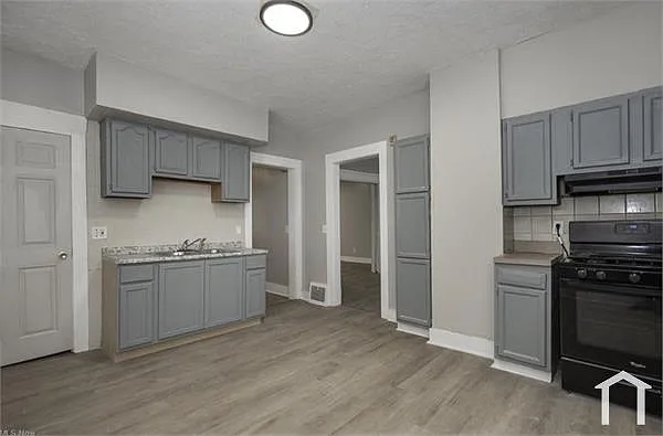 5614 Drake Ave — Photo 13