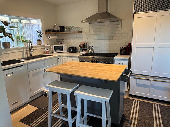 4th image of 215 English St #1/2