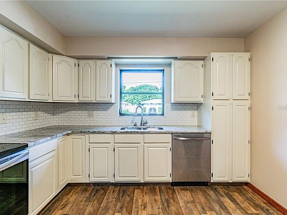 5th image of 2138 Poinciana Dr