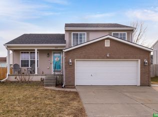 16147 Cherrywood St, Omaha, NE 68136