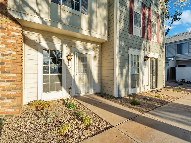 1600 N Saba St #164 — Photo 21