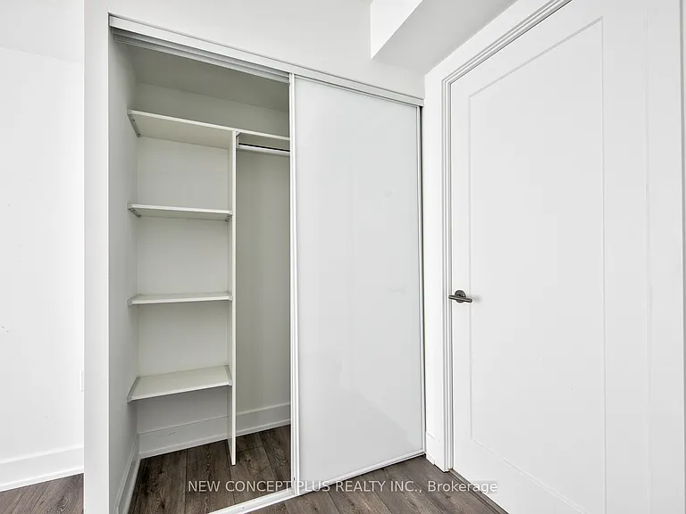 585 Bloor St E #1718 — Photo 16