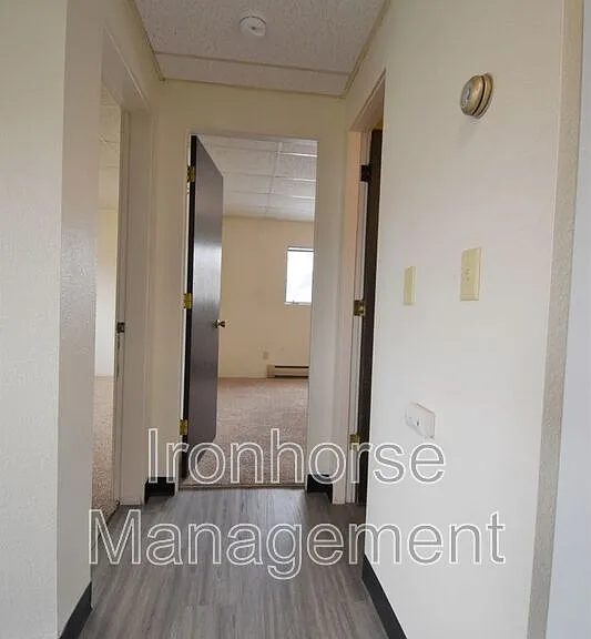 801 W Villard St #30 — Photo 14