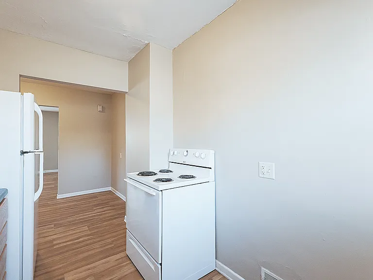 3426 Starr St #B — Photo 9