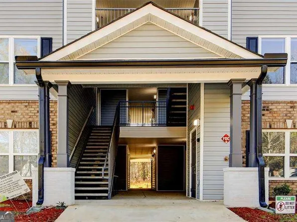 3102 Fairington Village Dr, Lithonia, GA 30038