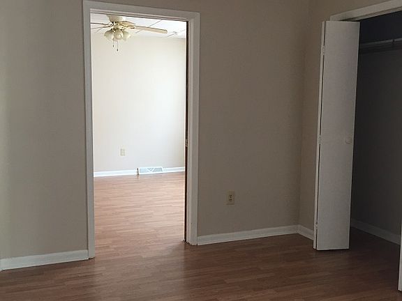 3rd image of 836 Dewey Ave #1