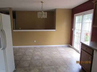 304 Conroe Dr, Radcliff, KY 40160