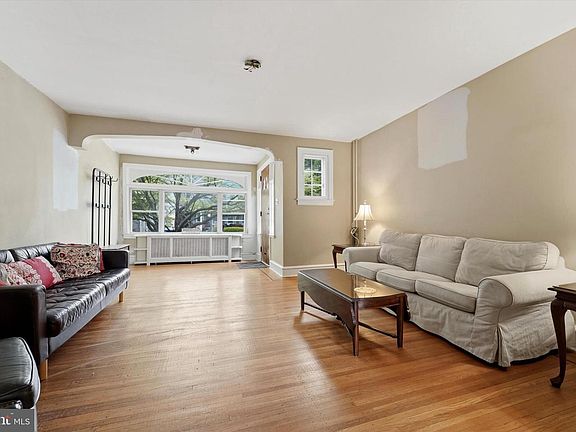 5th image of 230 1st Ave