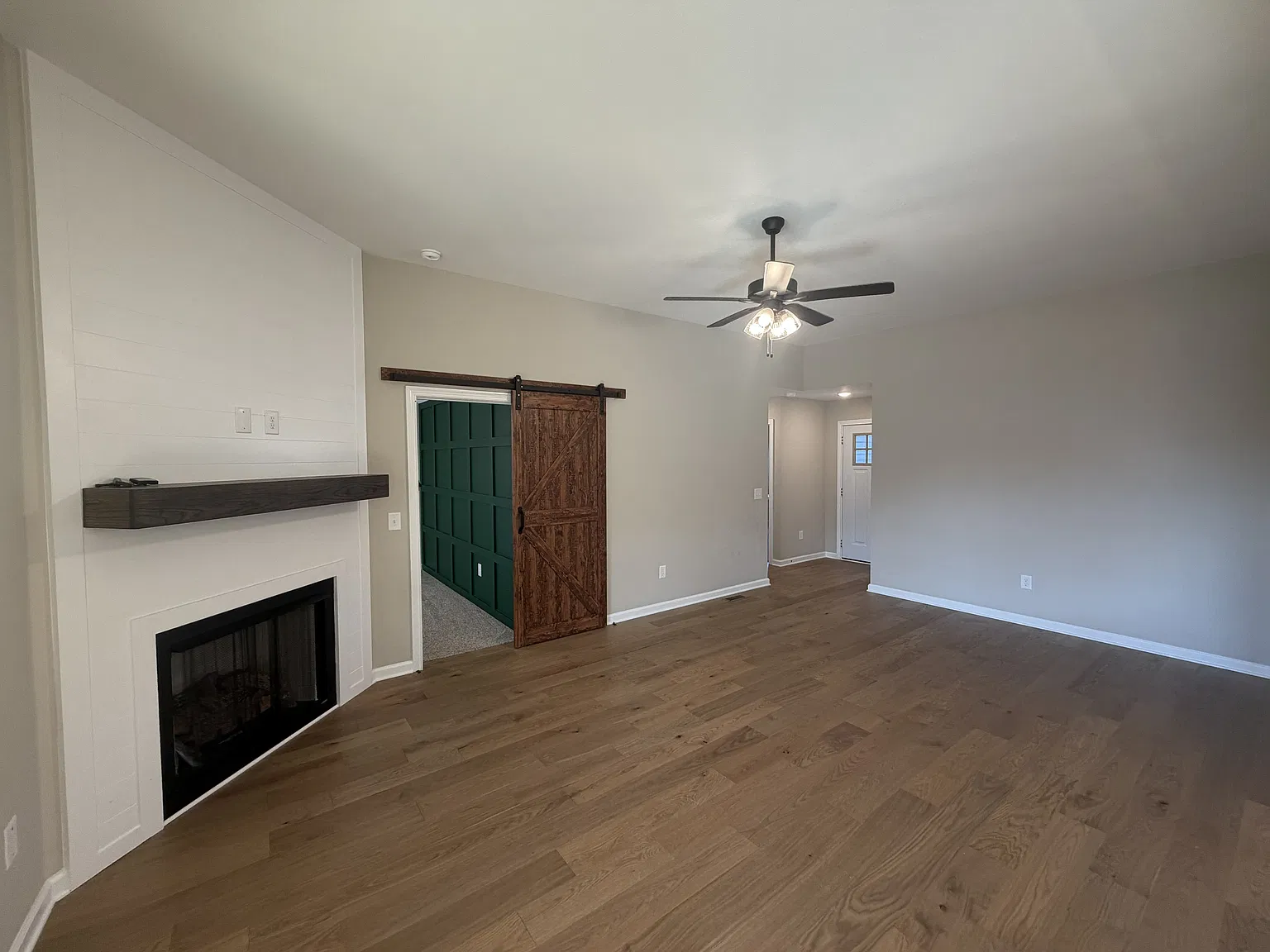 3 bed, 1225 sqft, $1,750 — Photo 2