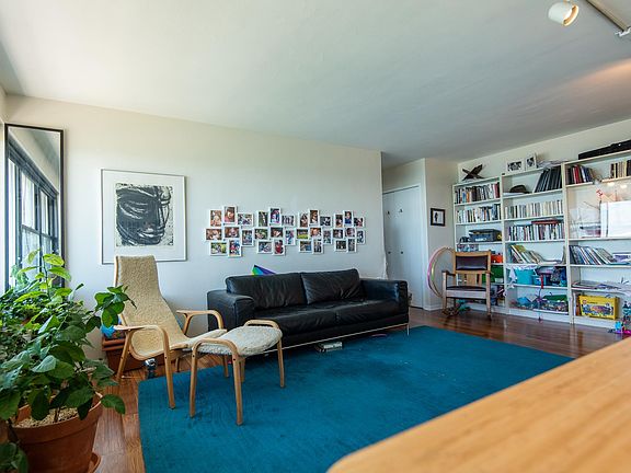 4th image of 3410 N Lake Shore Dr APT 17E