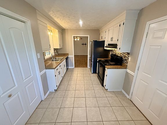 4th image of 146 Greentree Dr