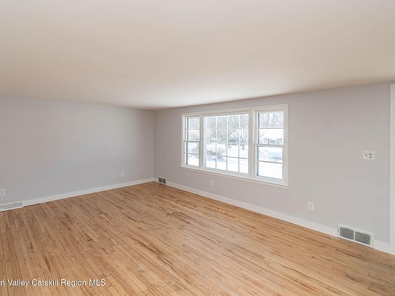 5th image of 53 Westwood Drive