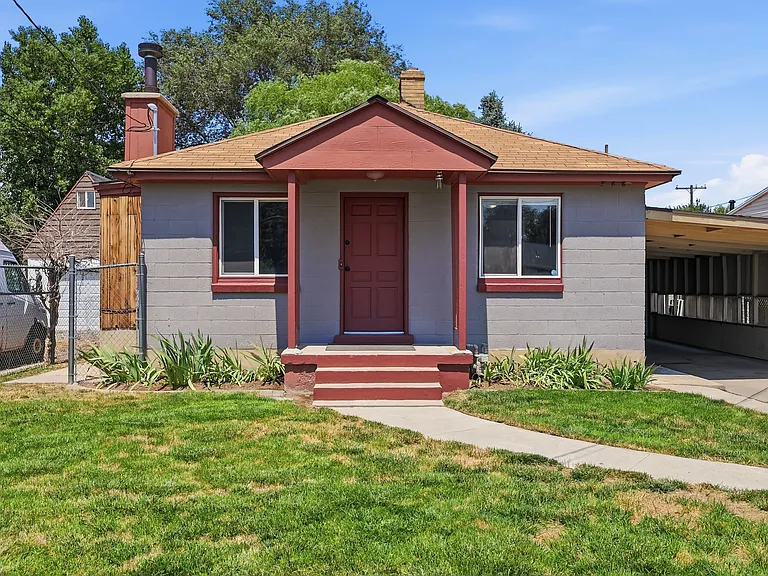 654 W Lennox St — Photo 1