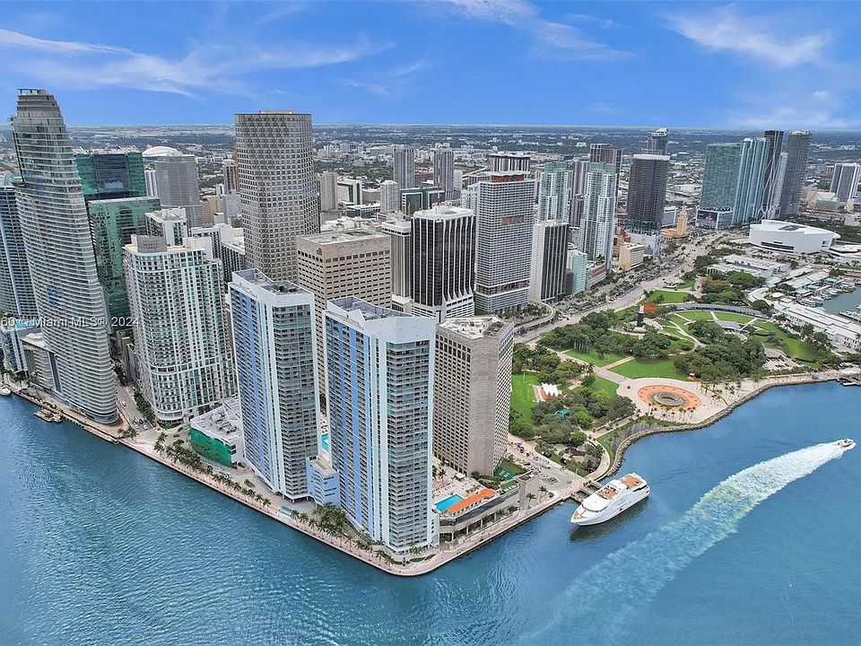 1st image of 325 Biscayne Blvd #10