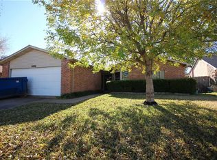 2304 Sharpshire Ln, Arlington, TX 76014