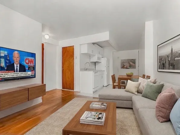 1425 York Avenue image 1 of 6