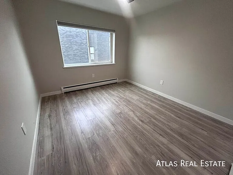 551 S Fairfax Street — Photo 14