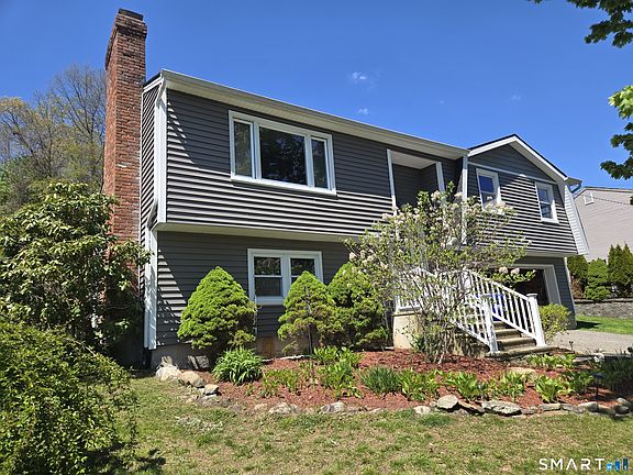 2nd image of 1004 Hickory Hill Road