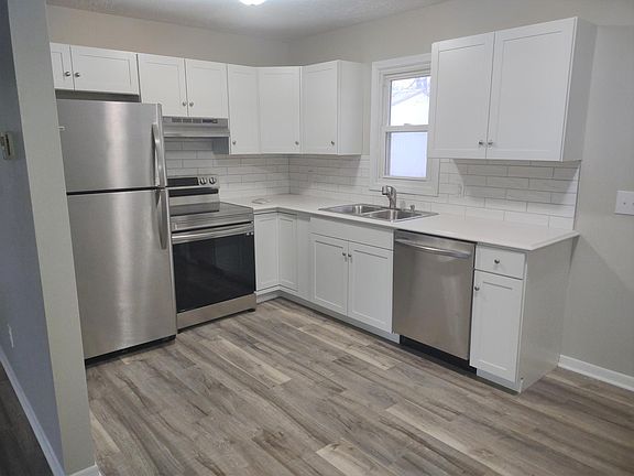 3rd image of 185 Middle St #185