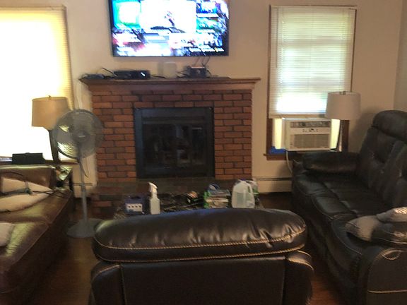 2nd image of 20 Chestnut Ct