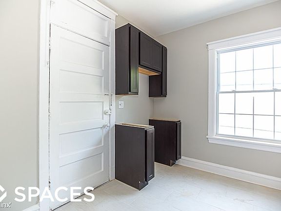 5th image of 2456 W Cuyler Ave
