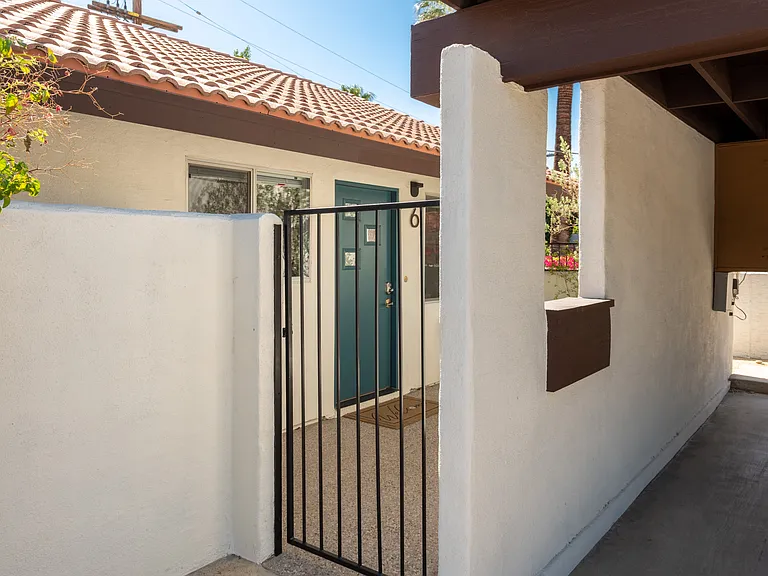 860 N Indian Canyon Dr #6 — Photo 4