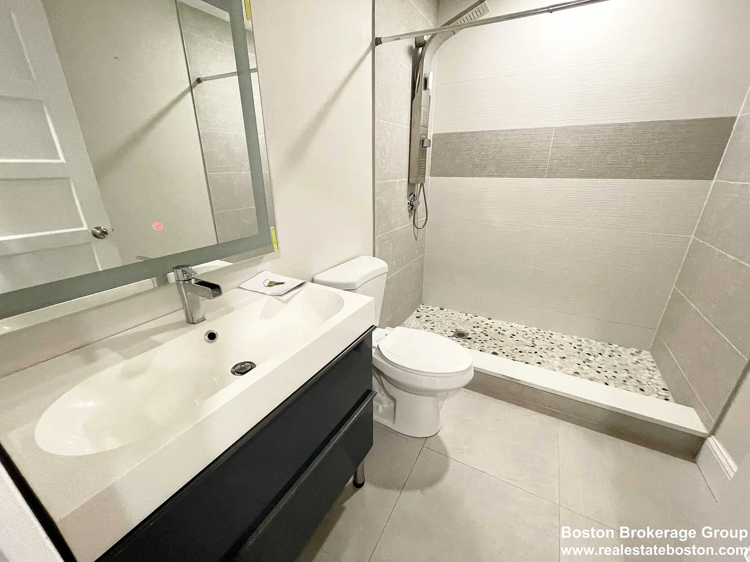 4 bed, $5,000 — Photo 3