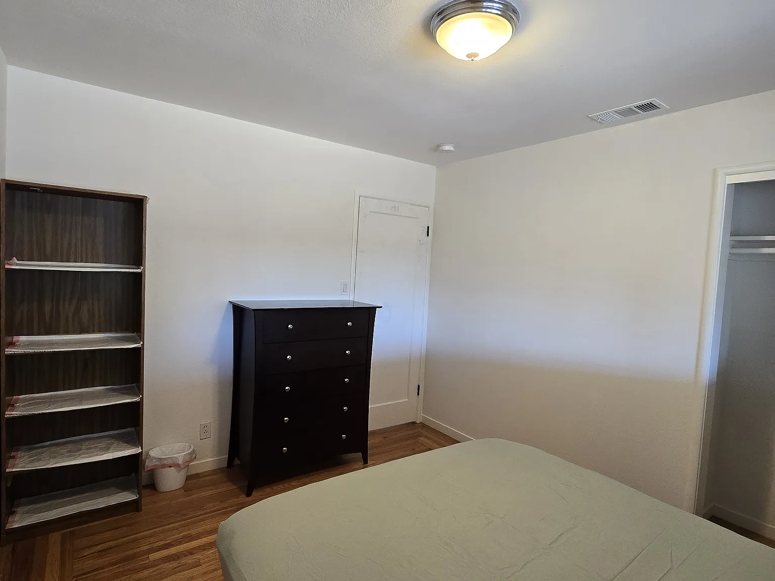 3 bed, 1261 sqft, $1,350 — Photo 4