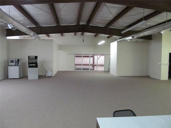 4th image of 4415 N Clark Ave