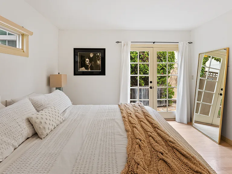 708 Westbourne Dr #1 — Photo 21