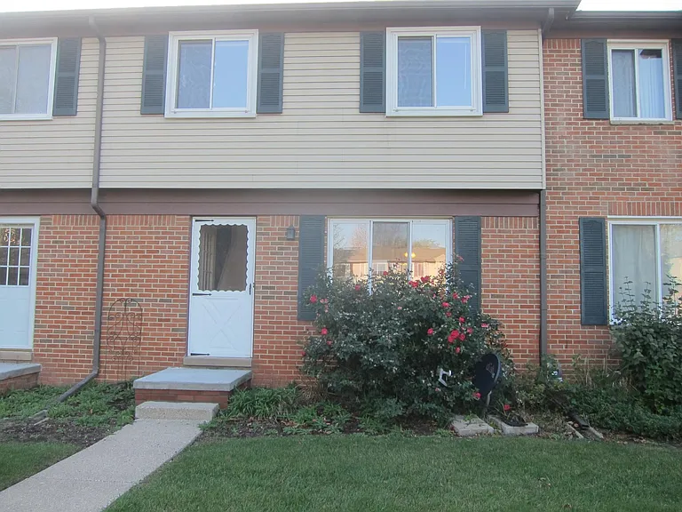 163 Sheffield — Photo 2