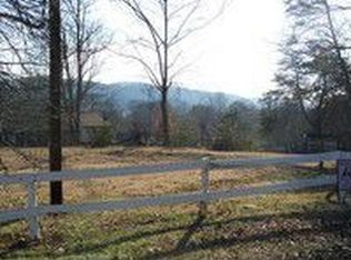 110 Henderson Ln, Oak Ridge, TN 37830