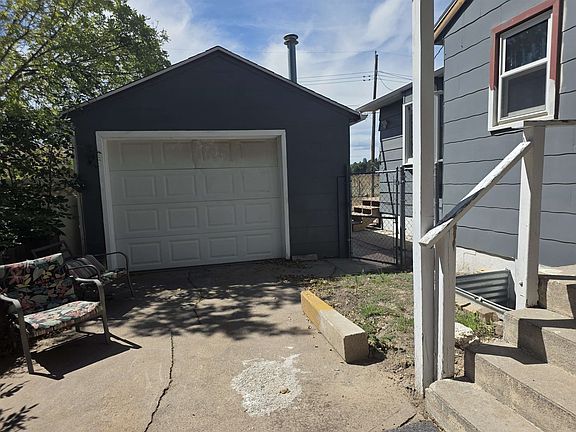 3rd image of 1116 Robin Ln