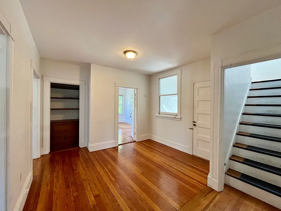 34 Pelham St #2