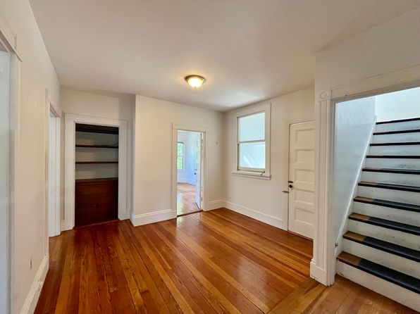 34 Pelham St #2