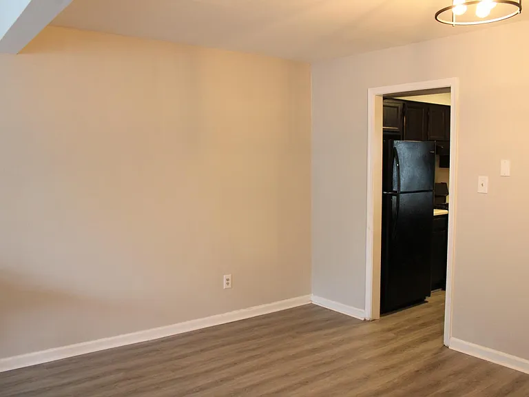 503 Randolph St — Photo 3