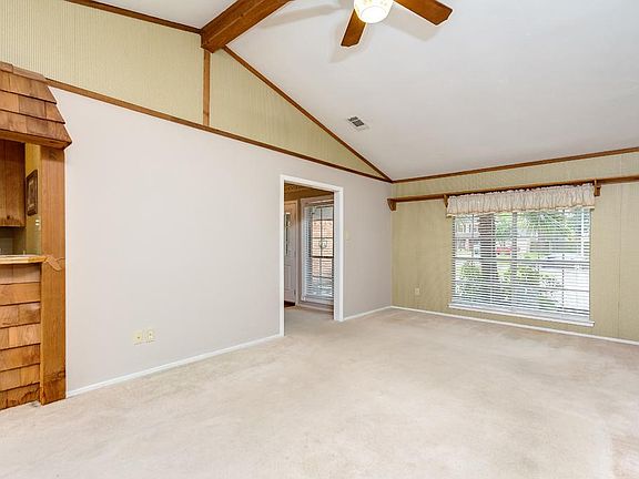 5th image of 2911 Shady Hills Dr