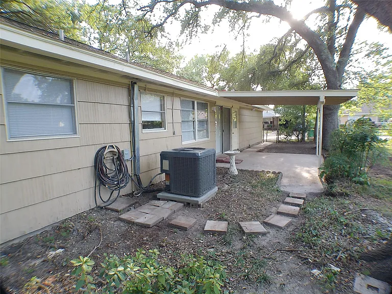 601 Fresa Rd — Photo 29