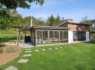 51 E Fox Chase Rd, Chester, NJ 07930