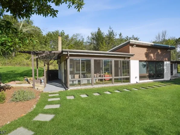 51 E Fox Chase Rd, Chester Twp., NJ 07930