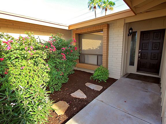 3rd image of 1827 W Naranja Ave