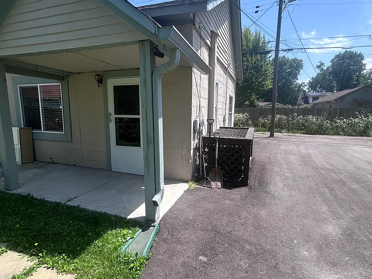1219 E Perry St #1 — Photo 1