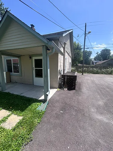 1219 E Perry St #1 Photo 1