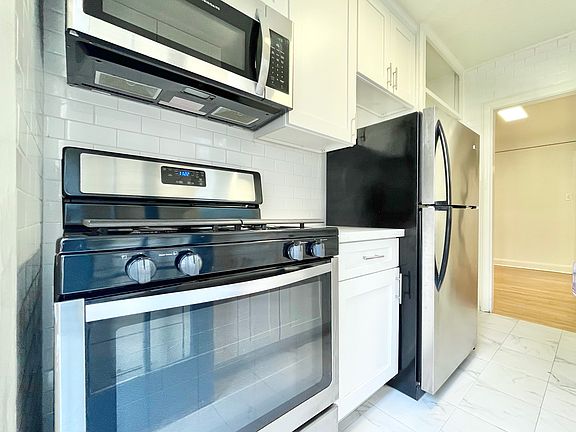 3rd image of 1445 N Alta Vista Blvd #A