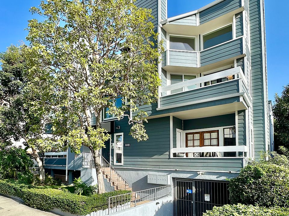 1st image of 11818 Courtleigh Dr APT 202