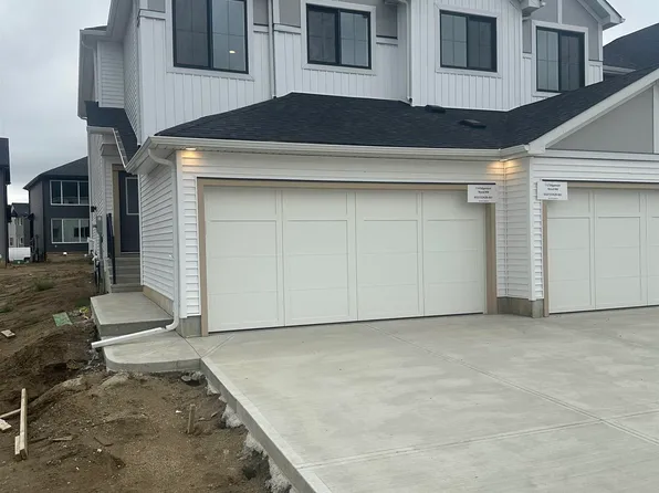 114 Edgemont Rd NW, Edmonton, AB T6M 1J3
