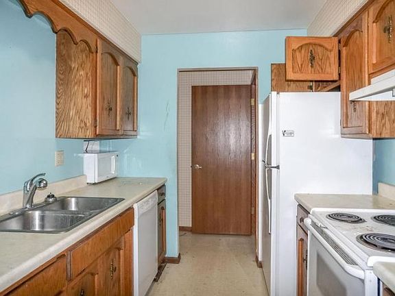 5th image of 918 Belsly Blvd
